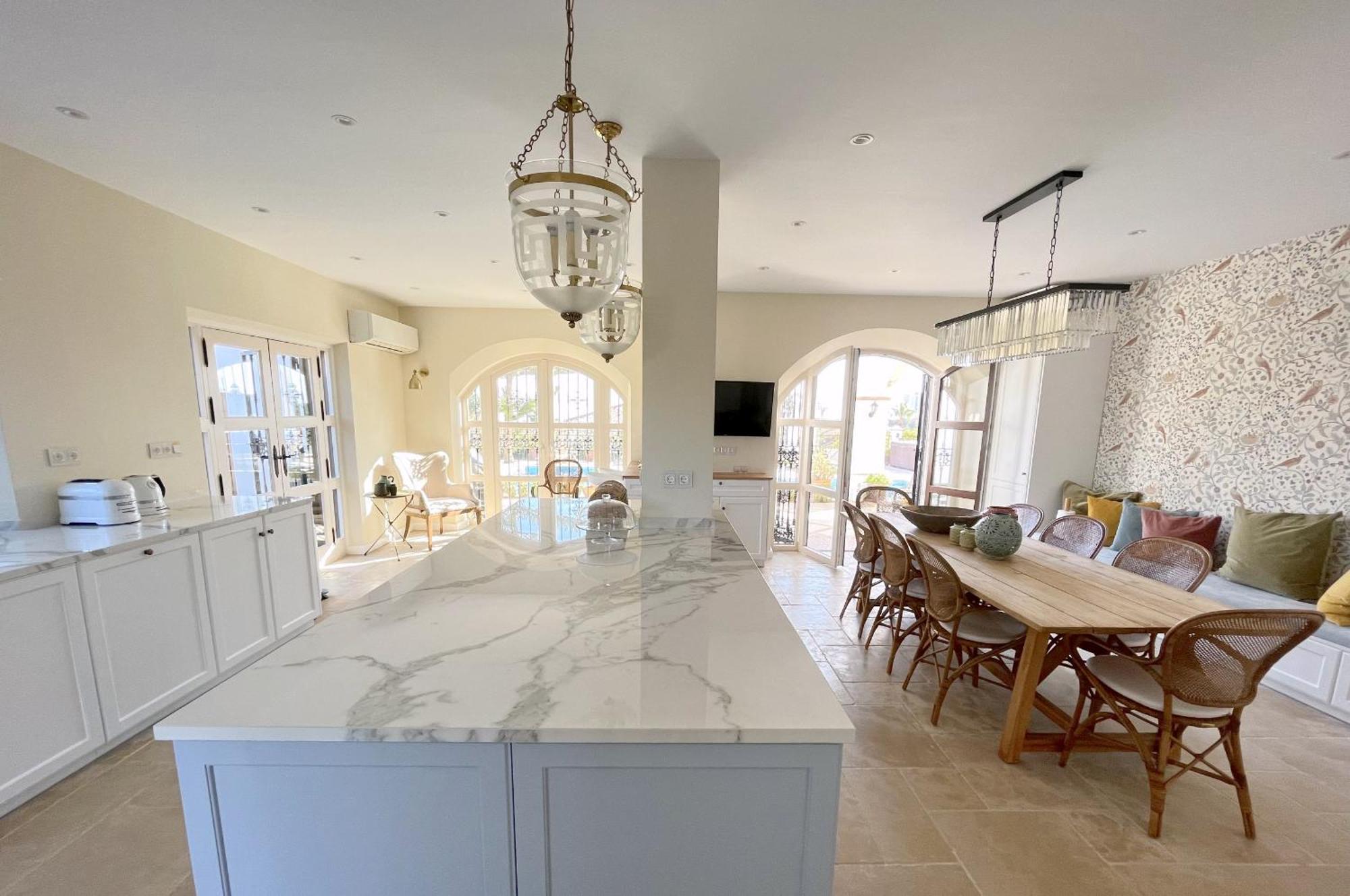 Superb Near Golf Course With Heated Pool & Jacuzzi Villa Marbella
