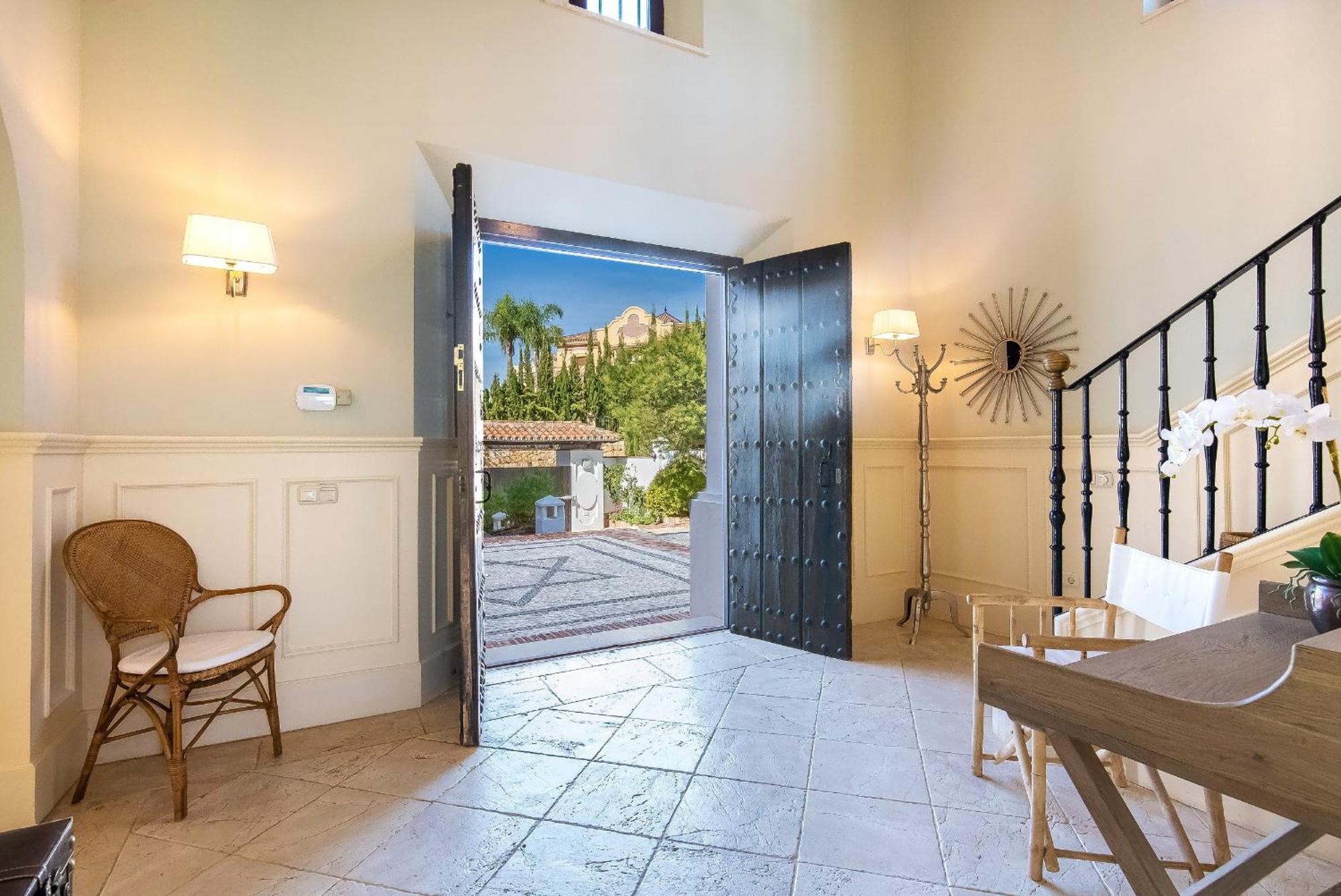 Superb Near Golf Course With Heated Pool & Jacuzzi *