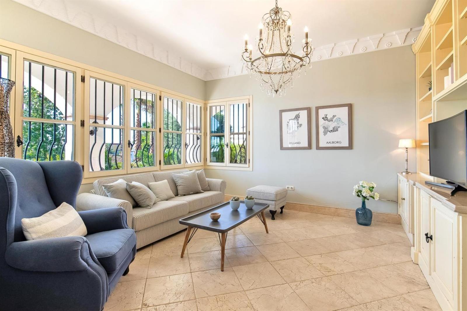 Superb Near Golf Course With Heated Pool & Jacuzzi Marbella