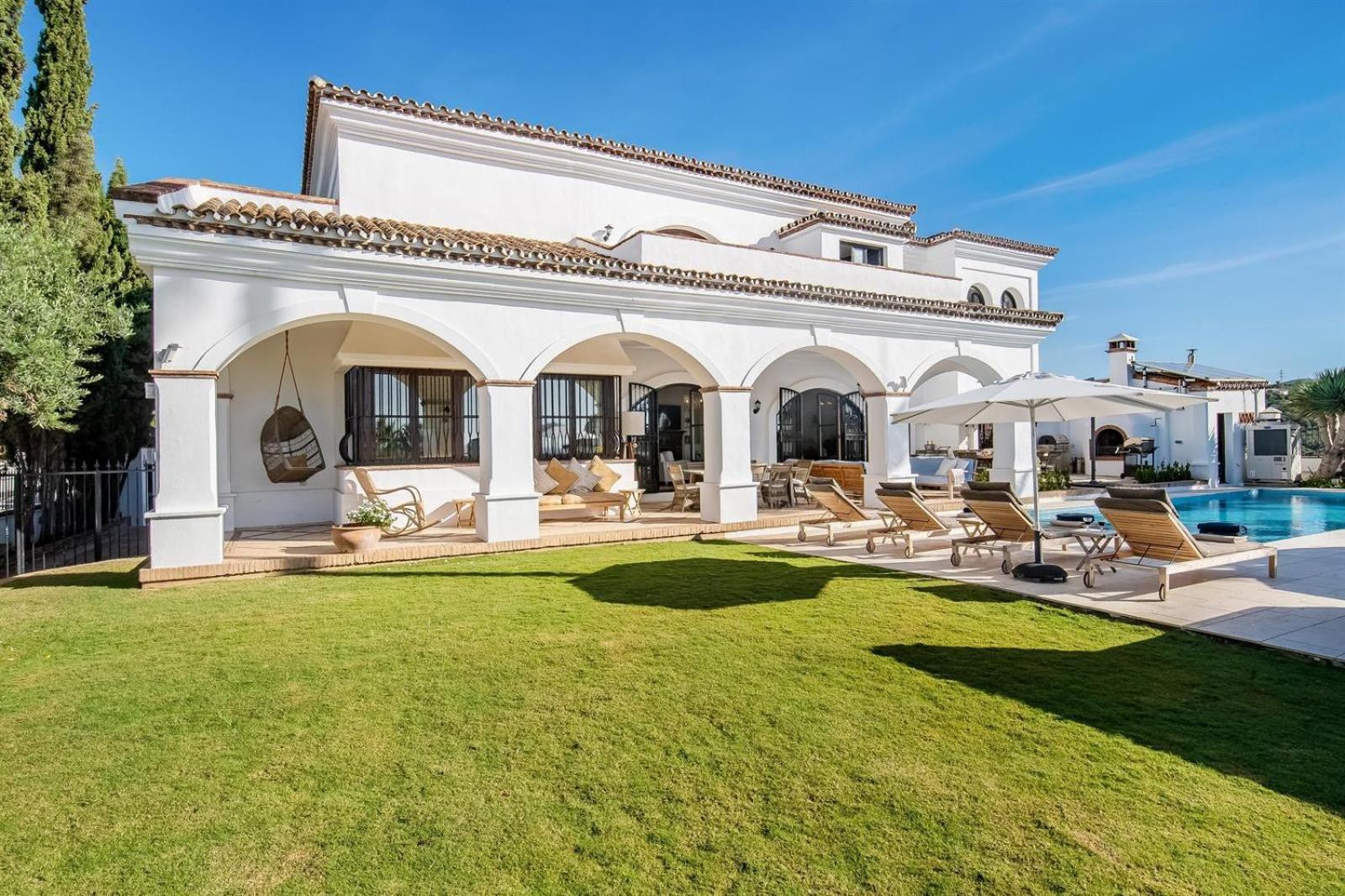 Villa Superb Near Golf Course With Heated Pool & Jacuzzi Marbella