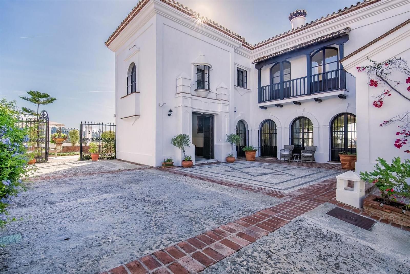 Superb Near Golf Course With Heated Pool & Jacuzzi Marbella