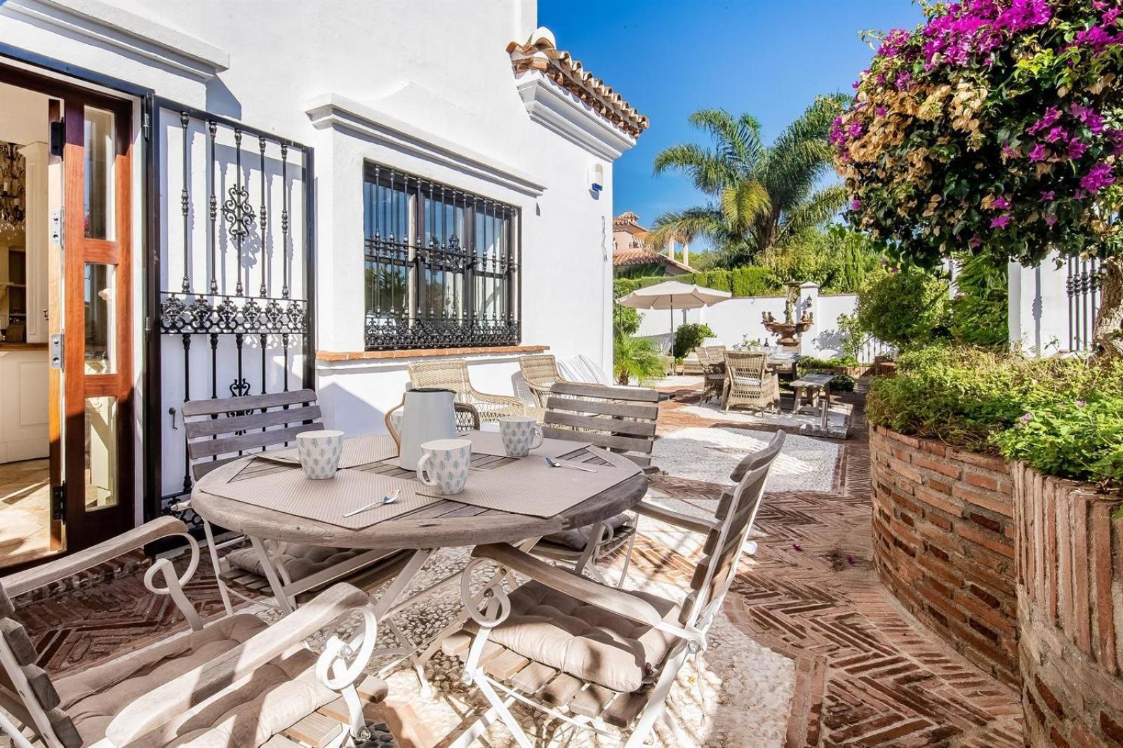 Superb Near Golf Course With Heated Pool & Jacuzzi Villa *